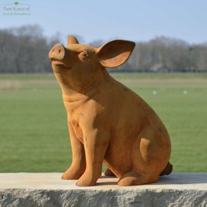 Tuinbeeld "Zittend Biggetje"