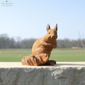 Tuinbeeld Staand Eekhoorntje