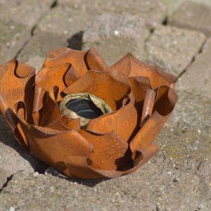 Roestende tafelroos met windlicht L