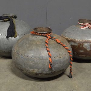 Antieke waterbak uit India